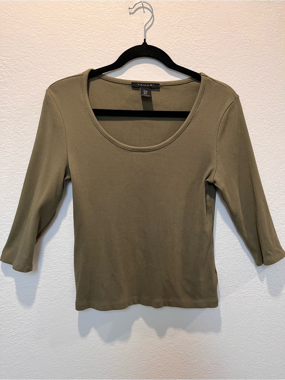 Tahari Olive Green Scoop Neck 3/4 Sleeve Top
